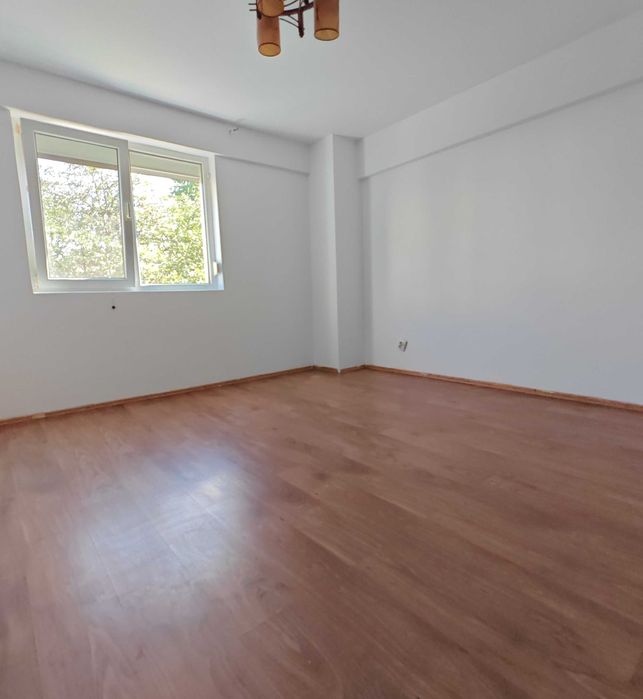 Proprietar vând apartament decomandat 91mp–Str Polonă,Otopeni(Central)