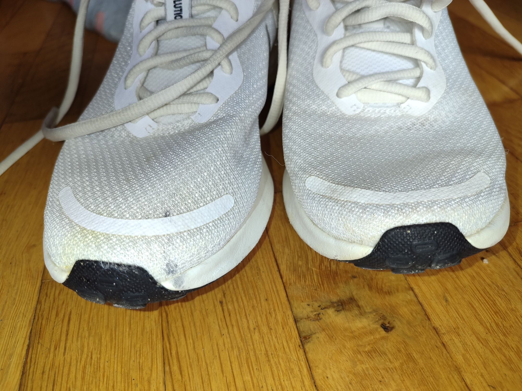 Маратонки Nike 38,5
