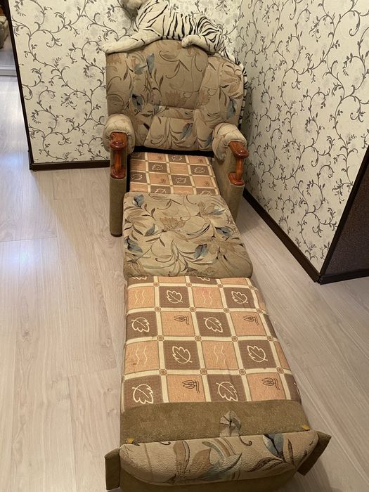 Диван и два кресла