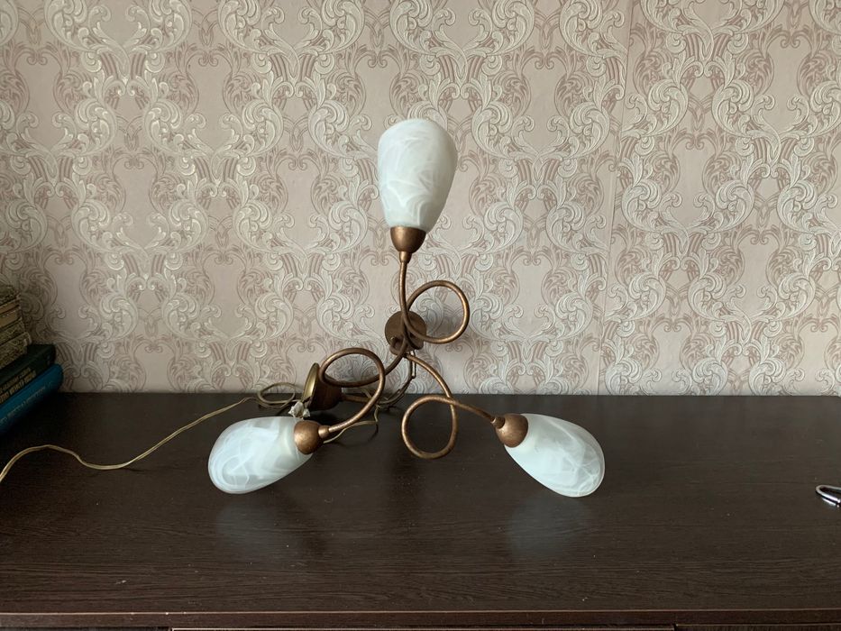 Люстра потолочная трёхрожковая