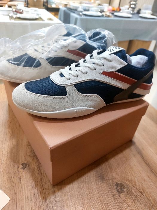 Продам кроссовки  MIU MIU