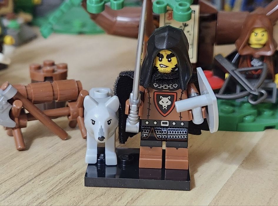 LEGO® Wolfpack Beastmaster series 27
