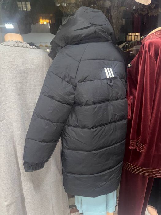 Kurtka koreyski nalichida bor dastavkayam bor