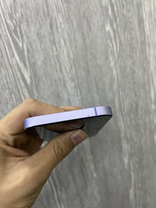 IPhone 12 64GB.          .