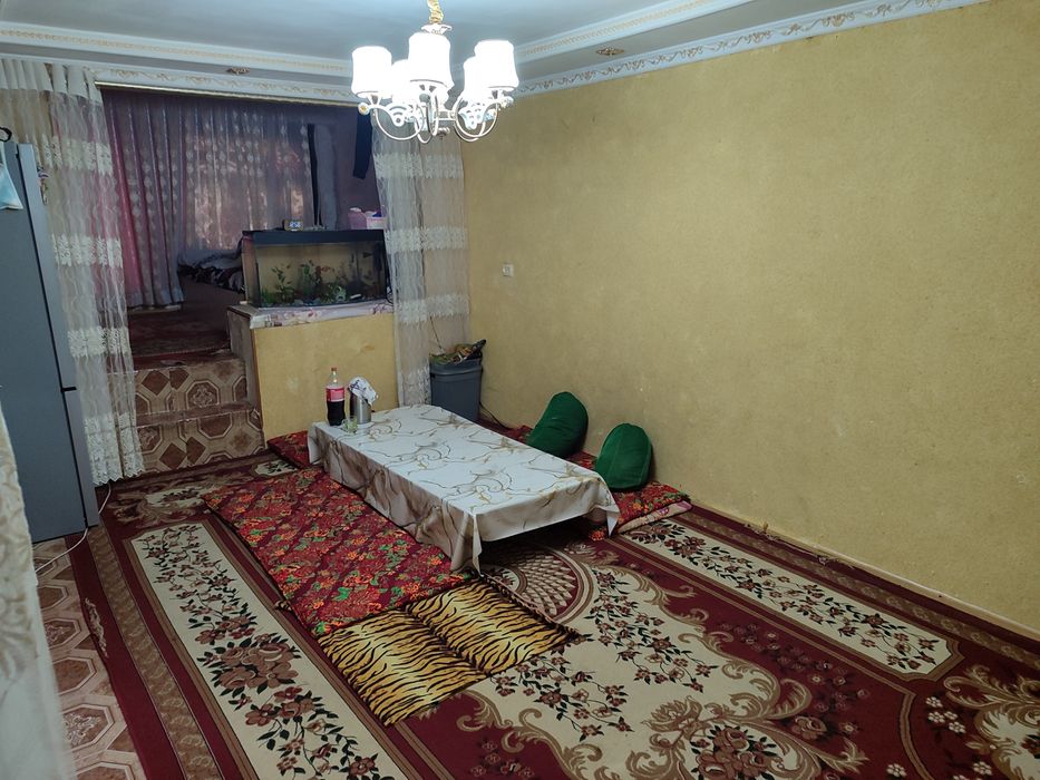 Chirchiq troitskiyda 2 xona sotiladi 1 etaj