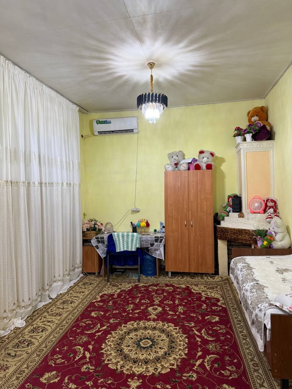 Shaharda hovli uy zudlik bilan sotiladi