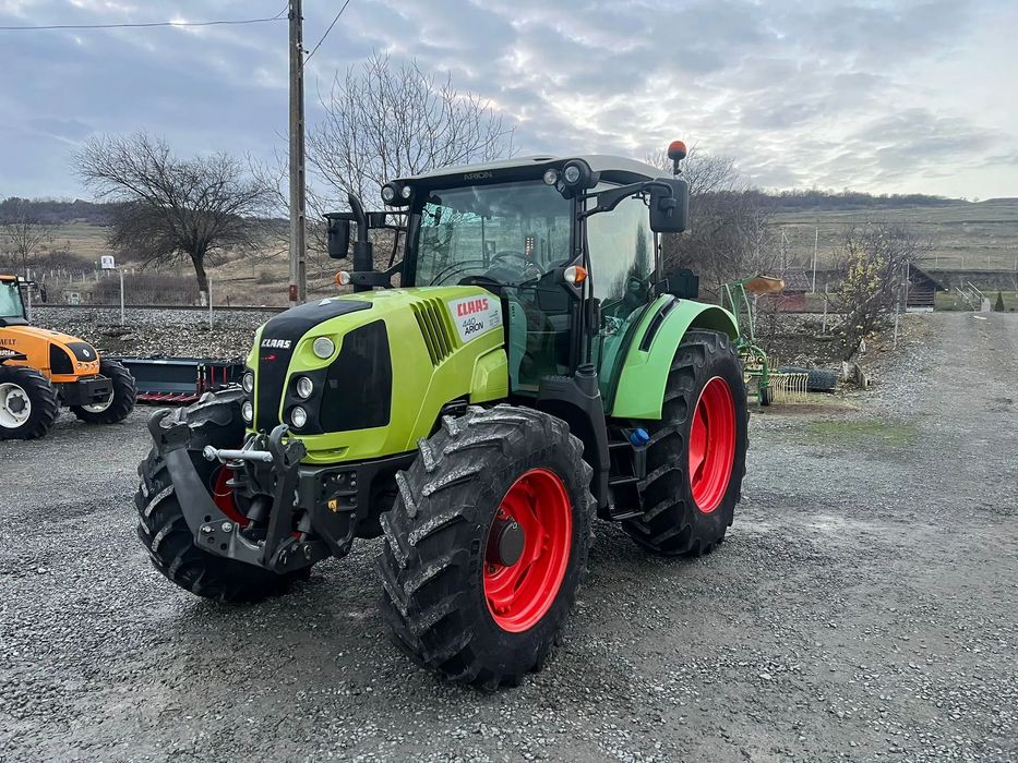 Claas Arion 440