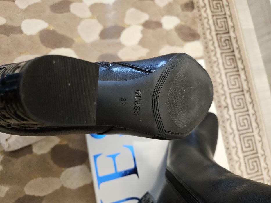 GUESS боти естествена кожа 37р черни