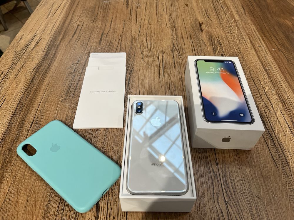 Продается iPhone X 256
