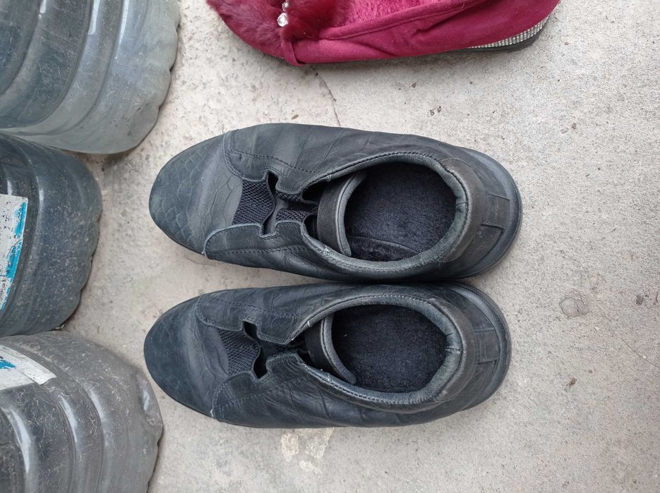 Отдам даром мужскую обувь