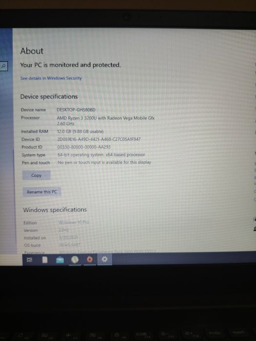 Laptop Lenovo impecabil la cutie