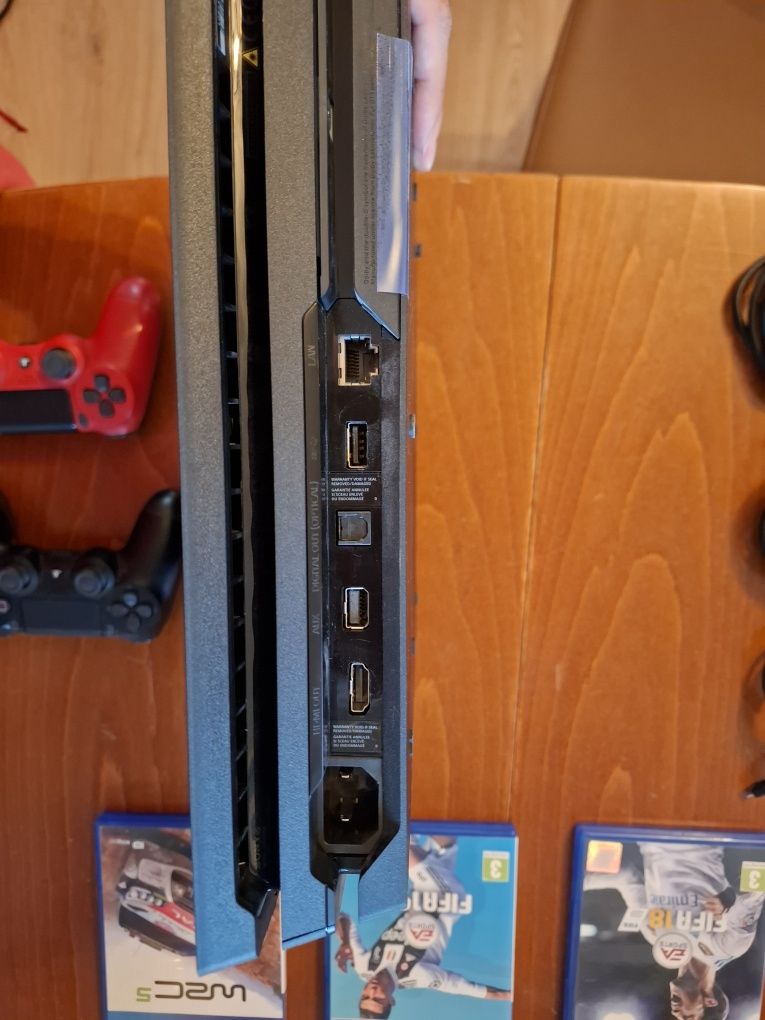 Sony PlayStation 4 Конзола