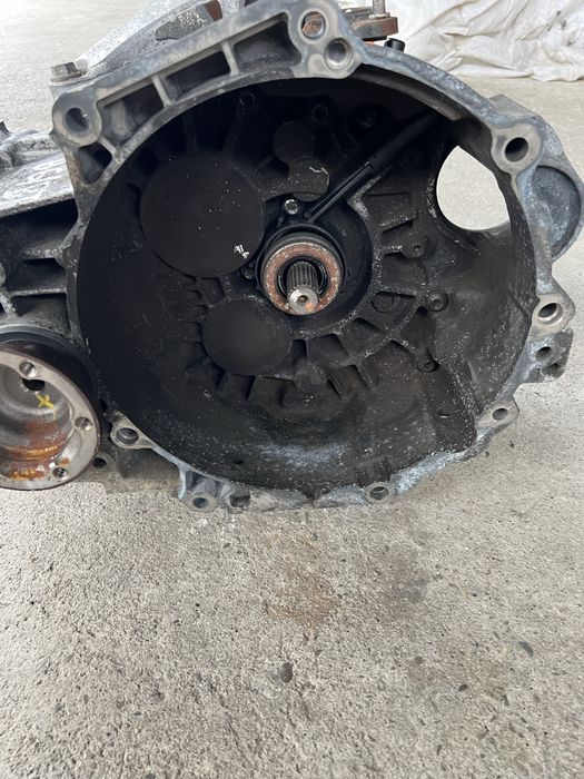 Cutie de viteze manuala 6 trepte+marsarier pt vw passat b6 b7 KXZ