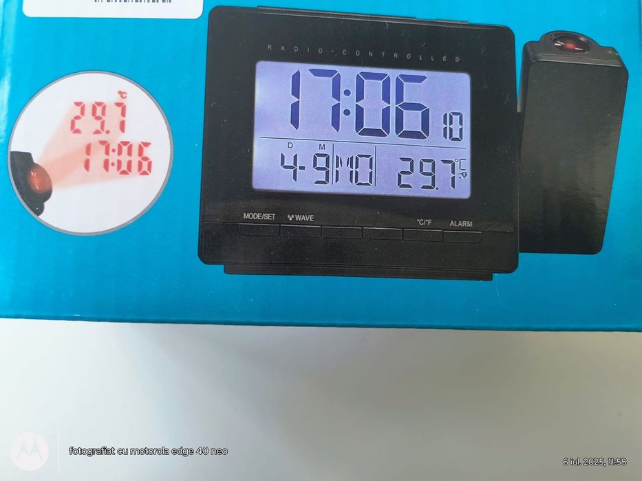 Ceas desteptator cu radio proiectie