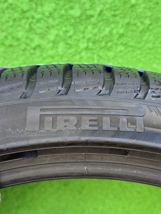 225/40/19 M+S PIRELLI SOTTOZERO Profil 8mm Profil ramas 90%