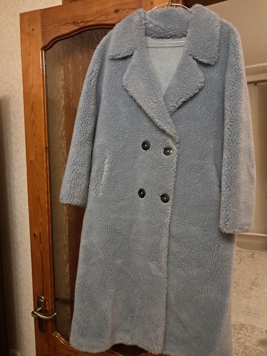 Продам  шубу цигейковую,голубого цвета.