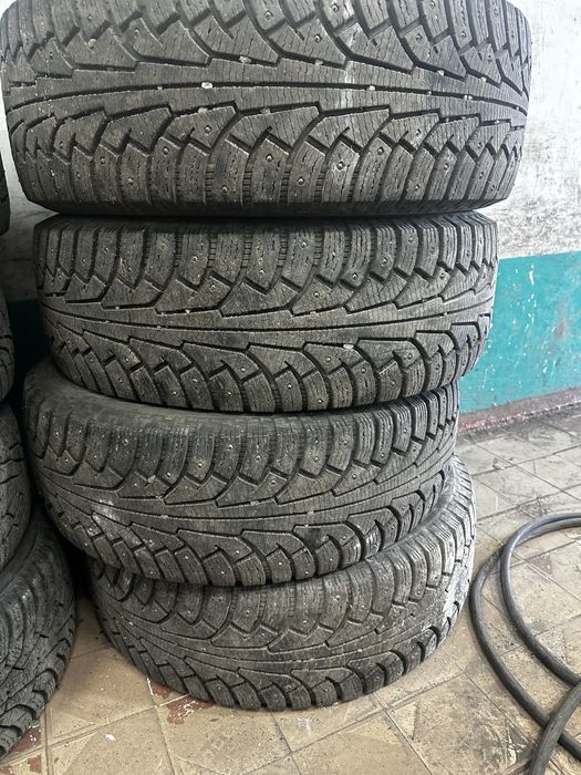 Продам зимнюю резину в отличном состояние