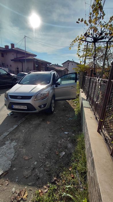FORD KUGA 2.0TDCI 4X4 панорамен таван 2009г Ръчни скорости 6