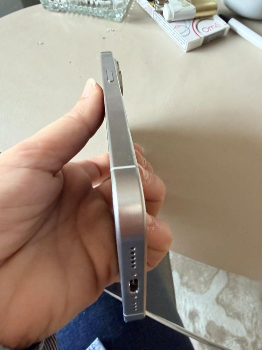 Iphone 15 pro ,128gb.