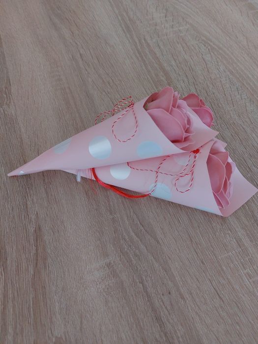 Martisoare din trandafiri de sapun