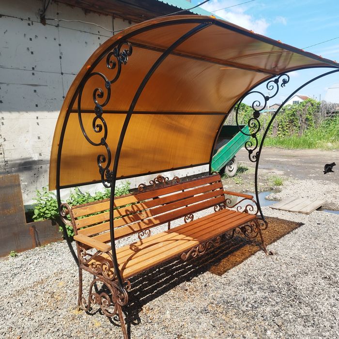 лавочка с крышей