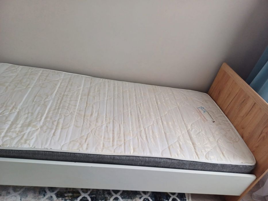 Продам кровать с матрасом