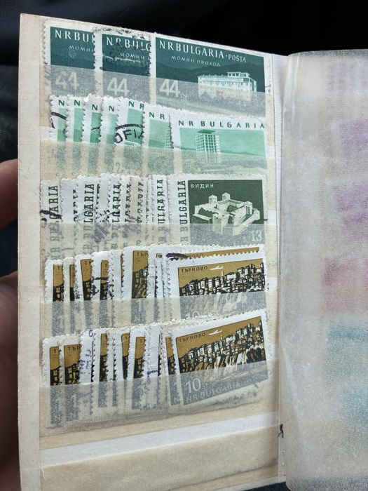 Класьор с пощенски марки