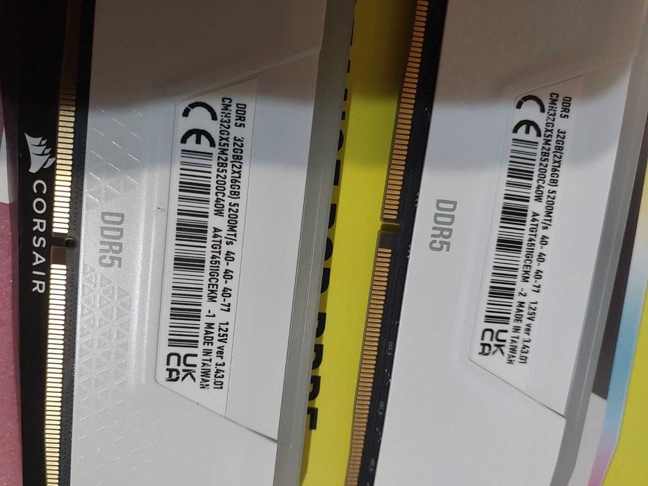 32GB DDR5 Corsair Vengance RGB, 5200MT/s, CL40 (XMP)