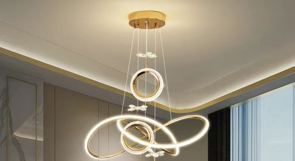 Продам новую люстру