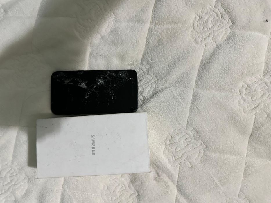 Продам 4 телефона samsung galaxy