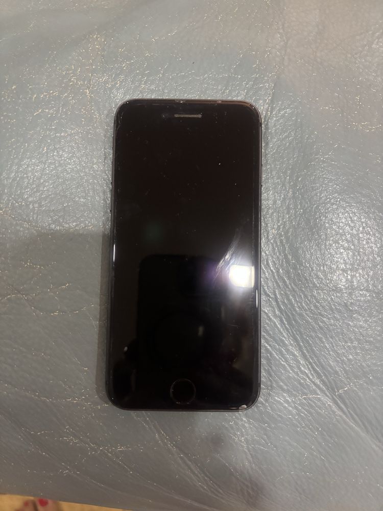 Iphone 7 Продавам