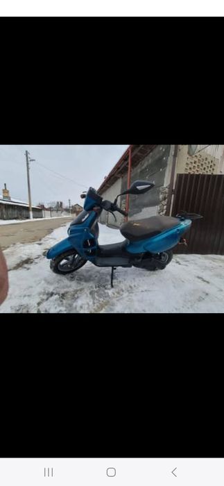 Vând scuter aprillia
