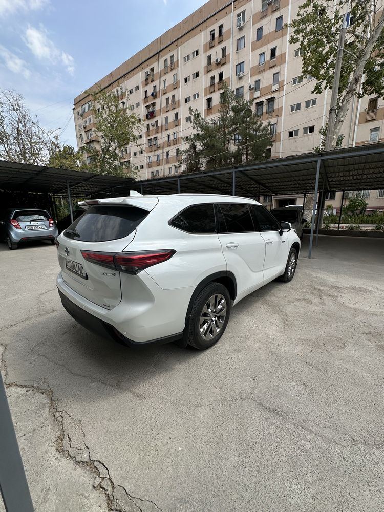 Tayota Highlander Hybrid GLE 2023