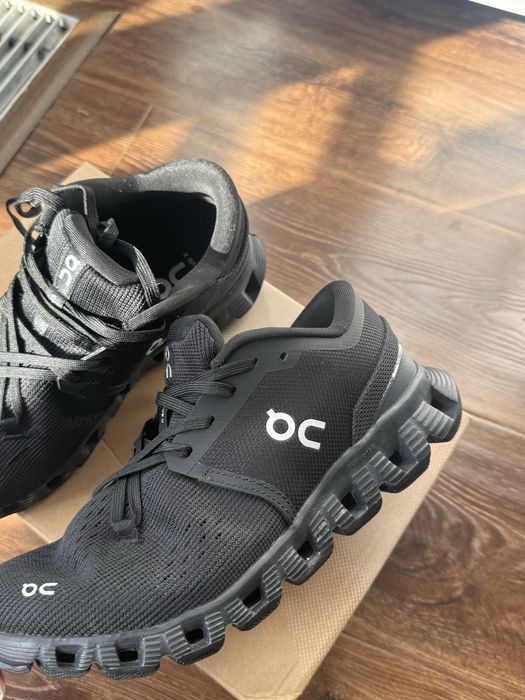 ON кроссовки новые 38рр