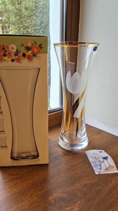 Изящная новая ваза для цветов "Золотой тюльпан" 35см Чехия.