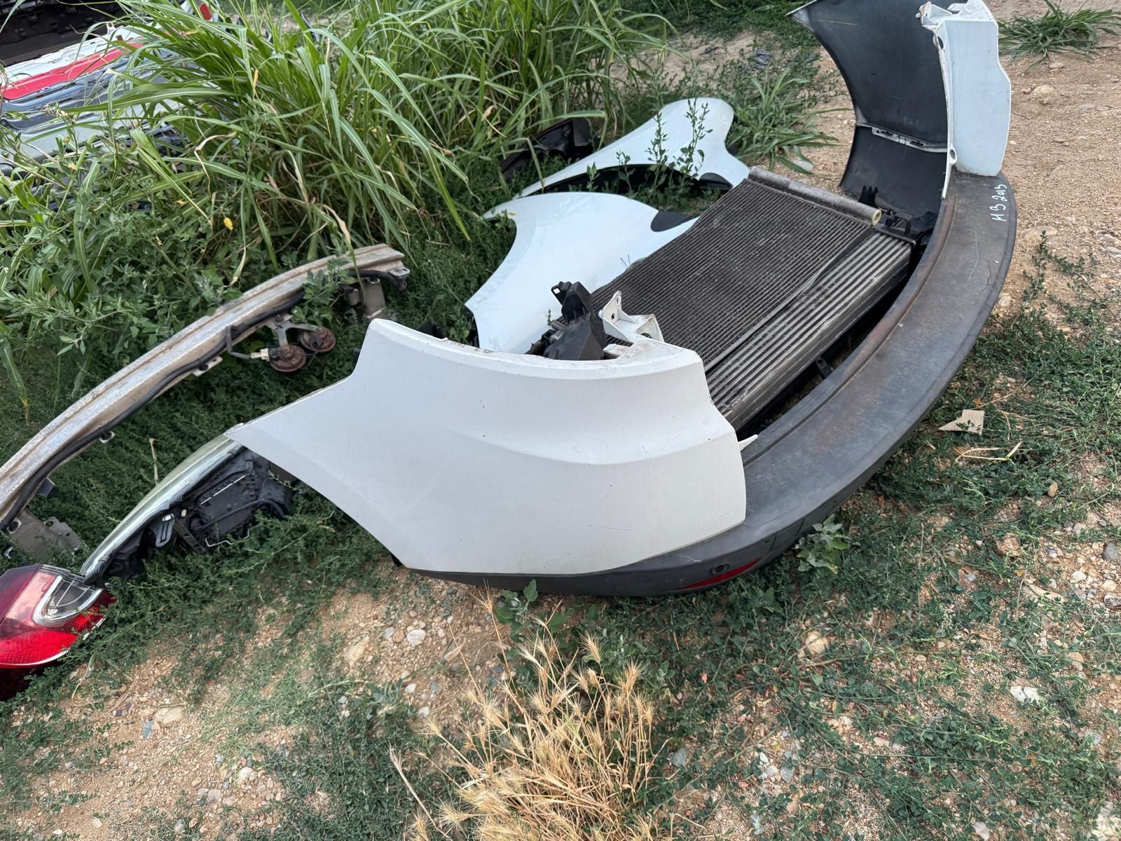 Bara  spate  capota tragar faruri triple  aripi renault megane 3 break