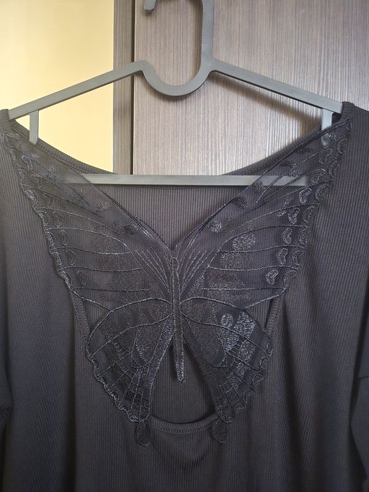 Продавам блузки Л размер