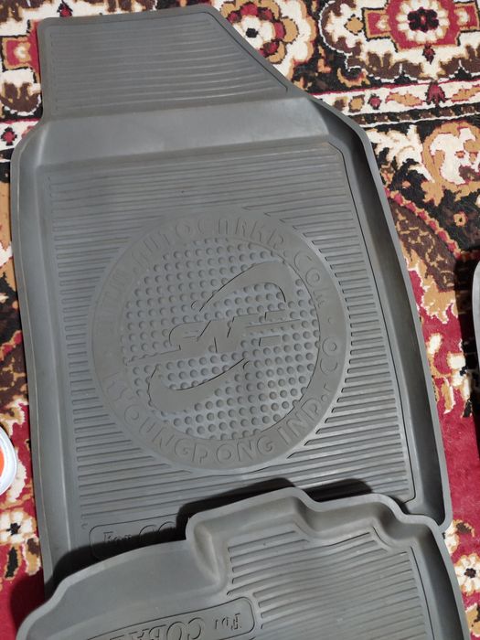 Комплект резиновых поликов ковриков на Cobalt ( для автомобиля Кобальт