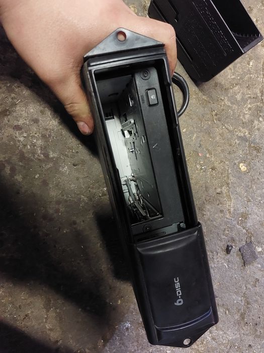 Vand magazie de cd-uri