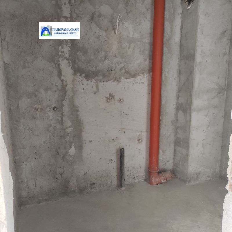 Продава се Тристаен апартамент в Плевен, Идеален център - 91 кв.м за 1484 €/кв.м - Снимка #10