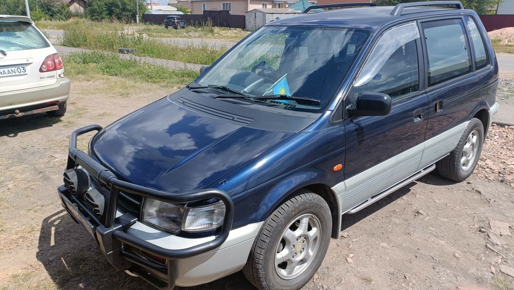 Mitsubishi RVR 1996 года