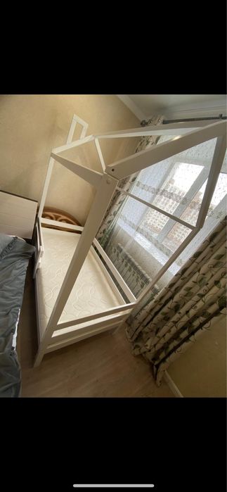 Детская кровать домик