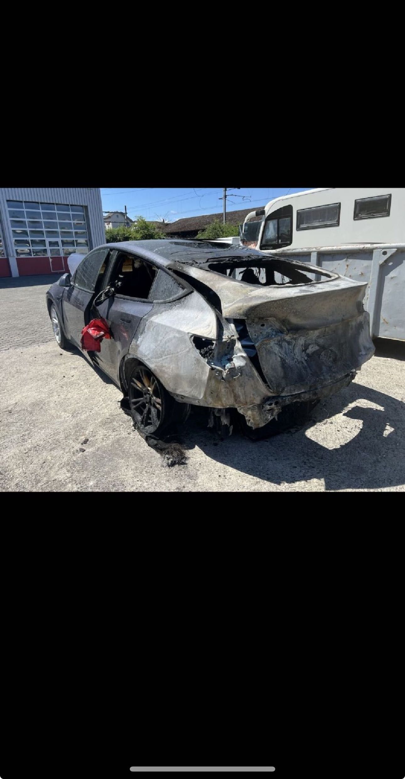 Tesla model y pentru dezmembrări
