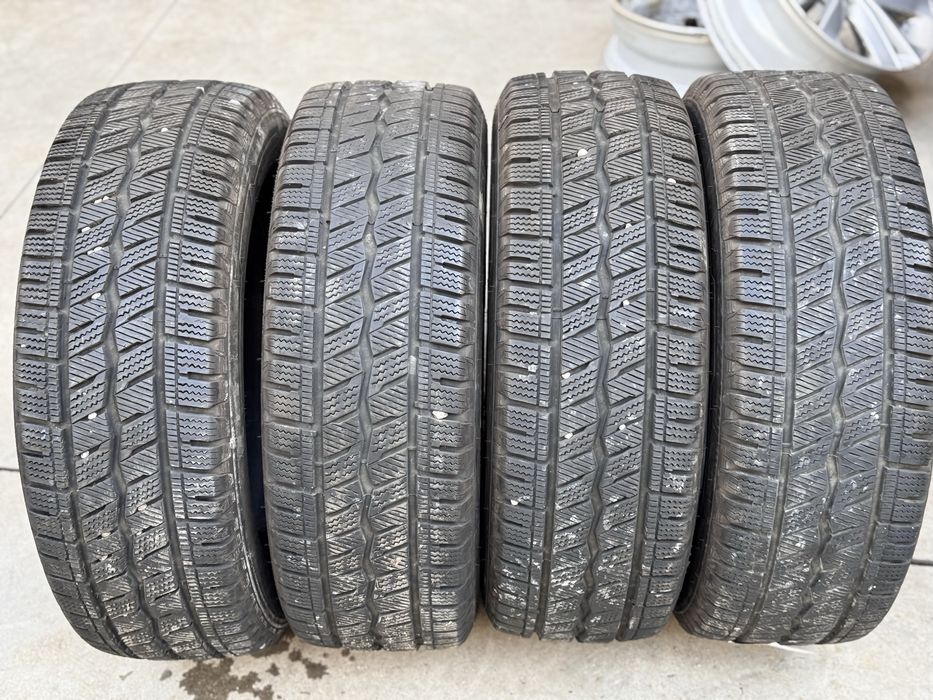 235/65/R16 Hankook Winter LV 4бр зимни бус dit3123