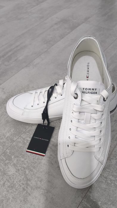 Кеды от бренда TOMMY HILFIGER