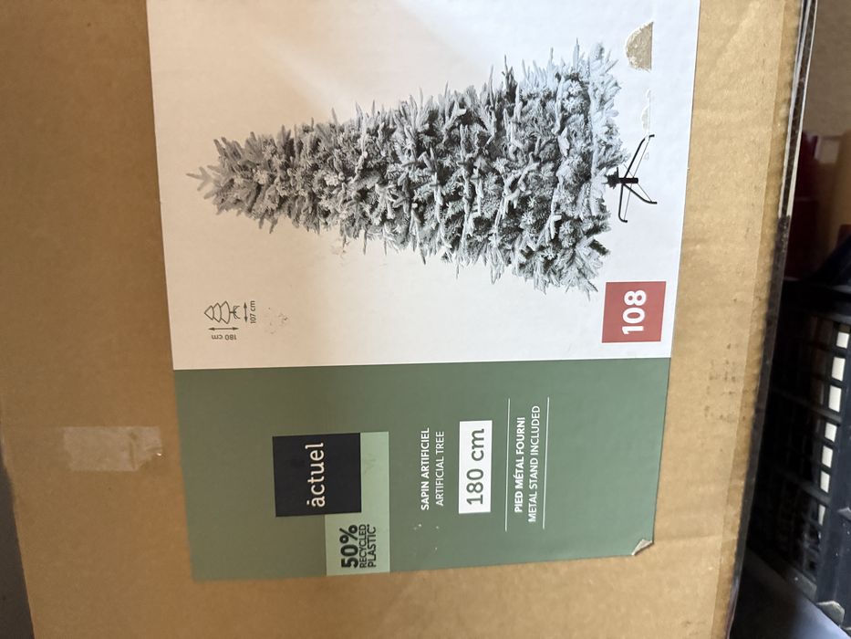 Brad artificial cu zapada 180cm