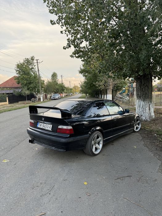 BMW E36 320i coupe