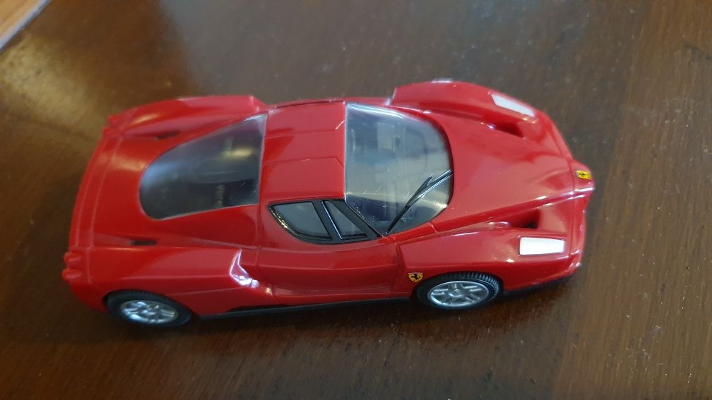 Colectie 7/7 Ferrari V-Power Shell 2005