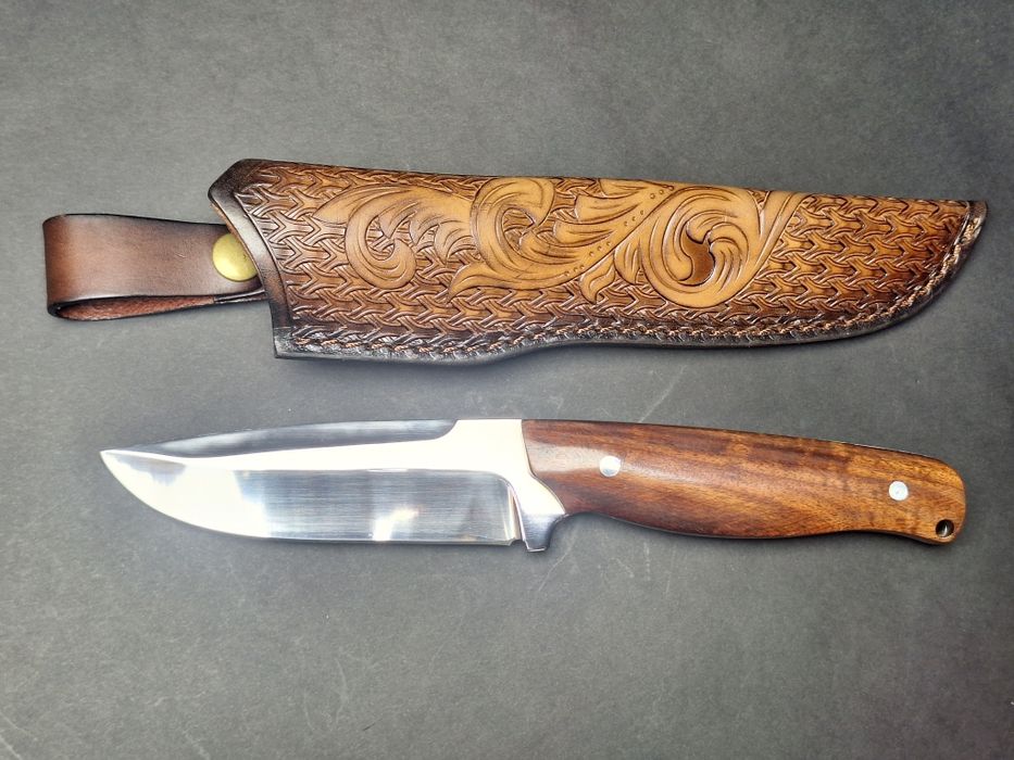 Ловен нож-Ръчна изработка-стомана D2 с кания от телешки кожа