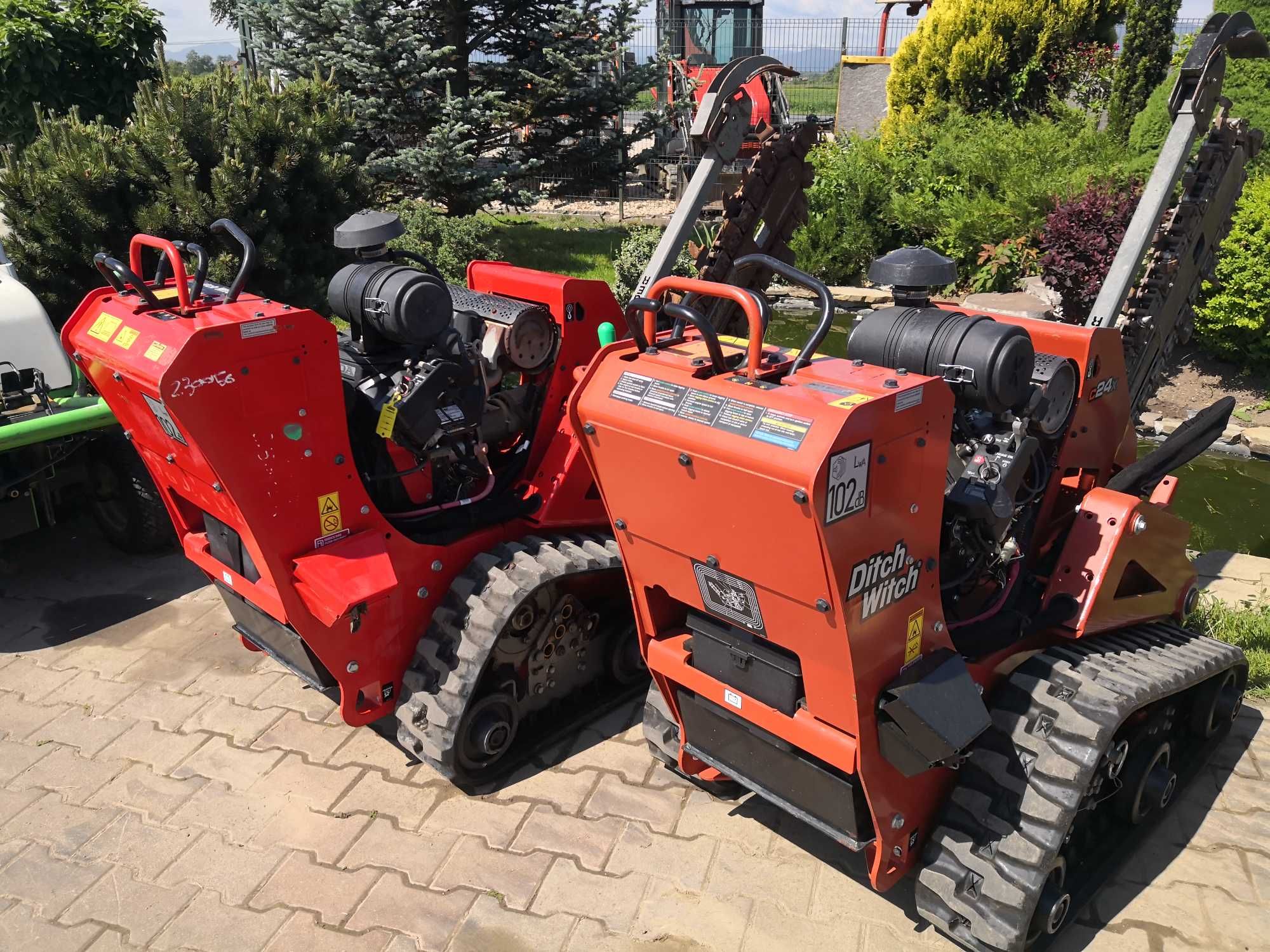 Utilaj de sapat santuri Ditch Witch C24X - gardenlogistic Brasov